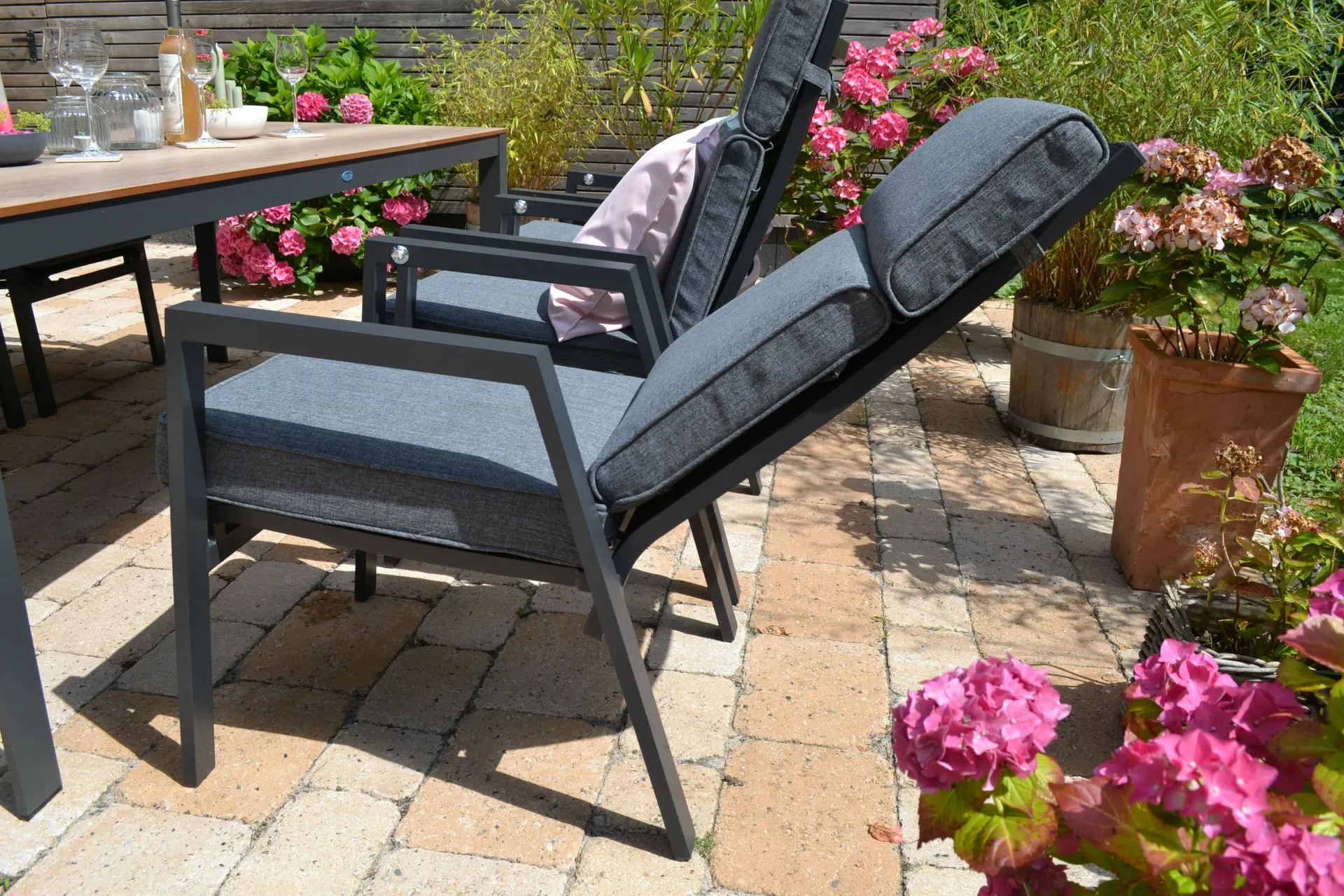 Gartenstuhl Milano mit bequemen Polster - Lehne per Hubmechanismus verstellbar Gartenstuhl Sessel