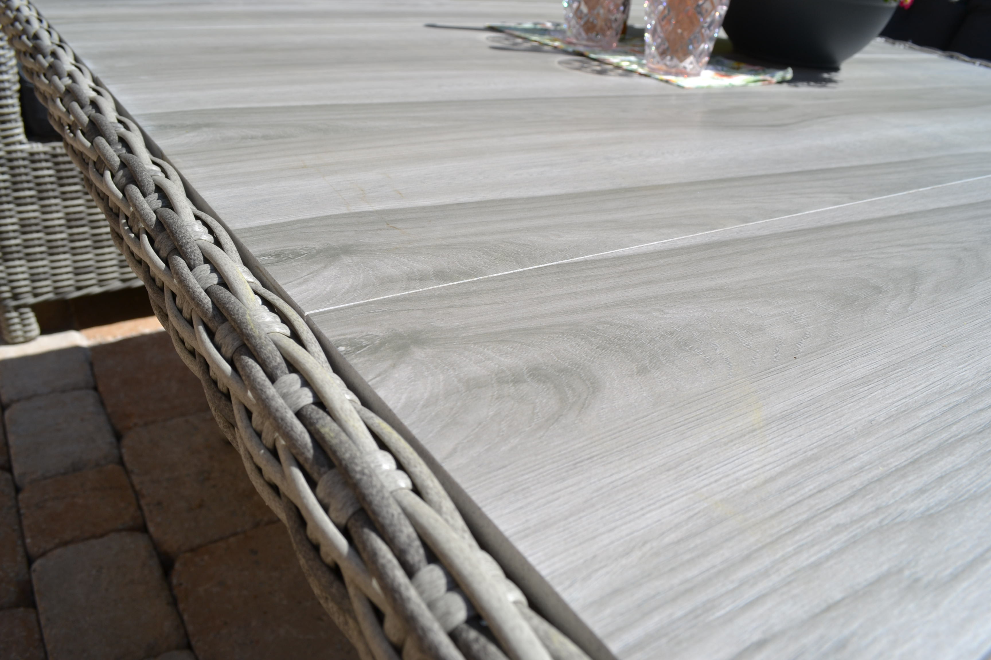 Ecklounge Bonaire Polyrattan mix-grau Polsterfarbe grau hochwertige Tischplatte aus Keramik-Lieferung Mai 2024 !