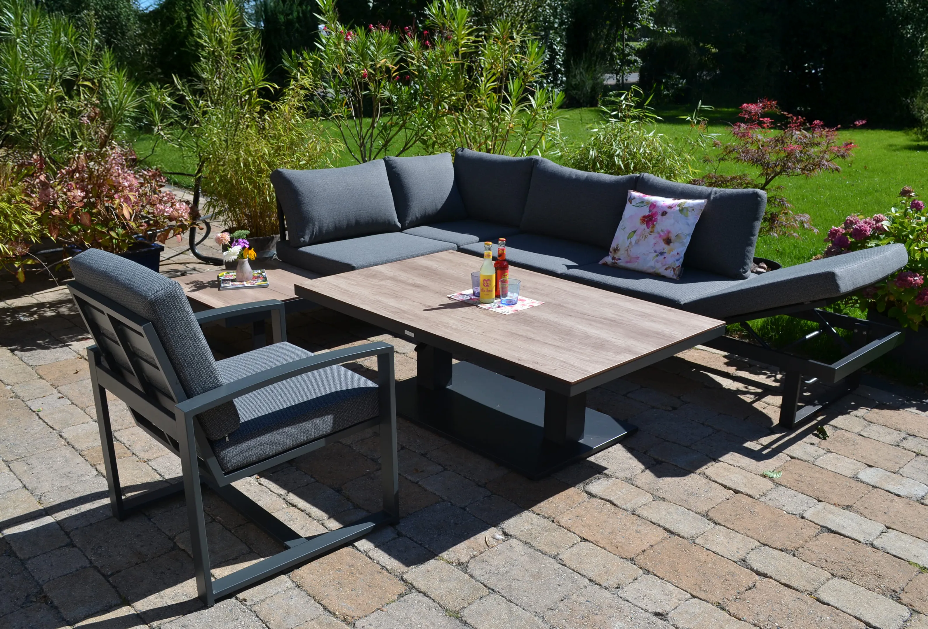 hochwertige Gartenecklounge Baltimore HPL Echtholzdekor + großer 150x90 cm Lift Tisch höhenverstellbar + 1 Lounge Sessel