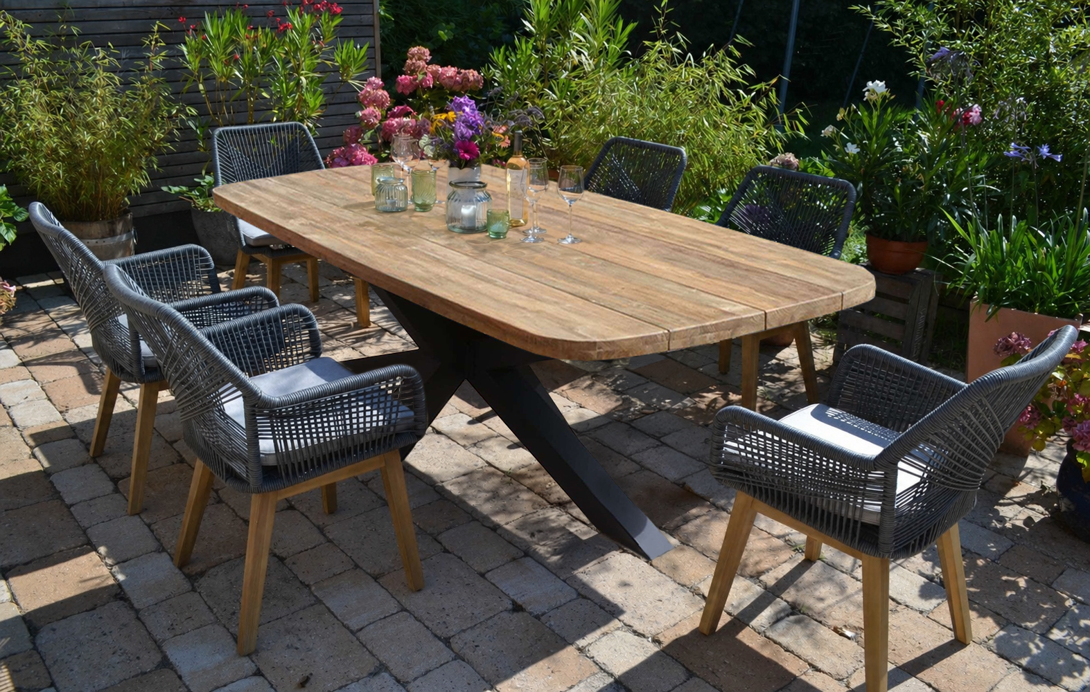 recycling Teak Esstisch 220 x 100 cm Brighton mit 6 bequemen Gartensesseln Albenga mit Seilgeflecht