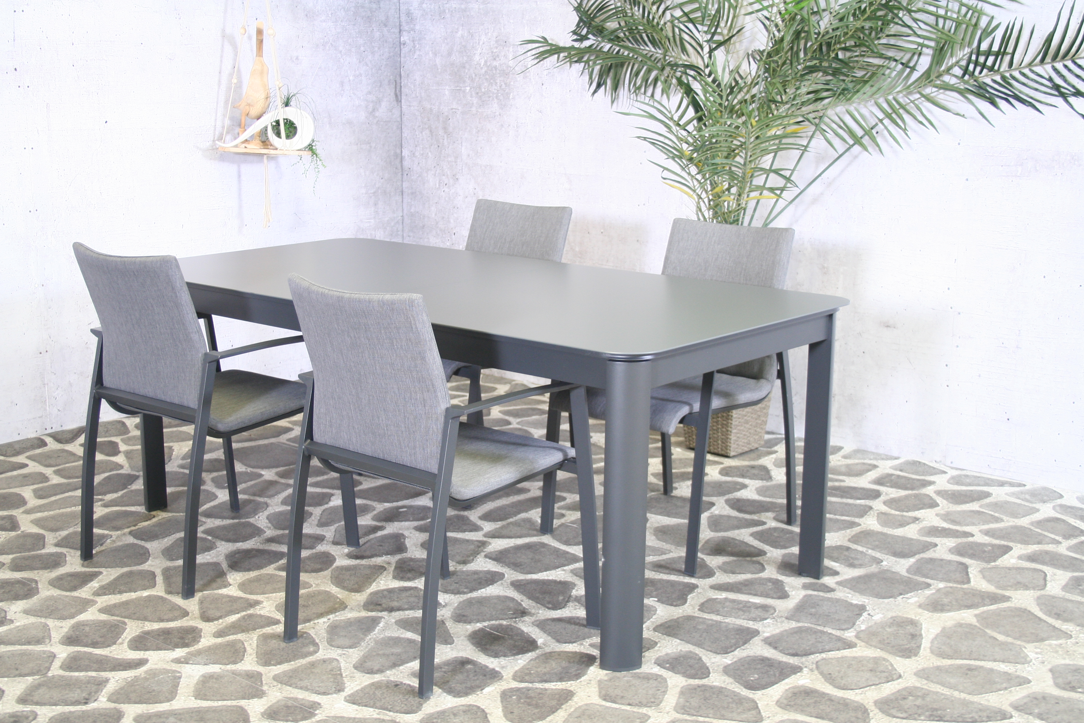Essgruppe Solero - Tisch 200/300cm x 100cm mit 8 Stapelstühlen Solero