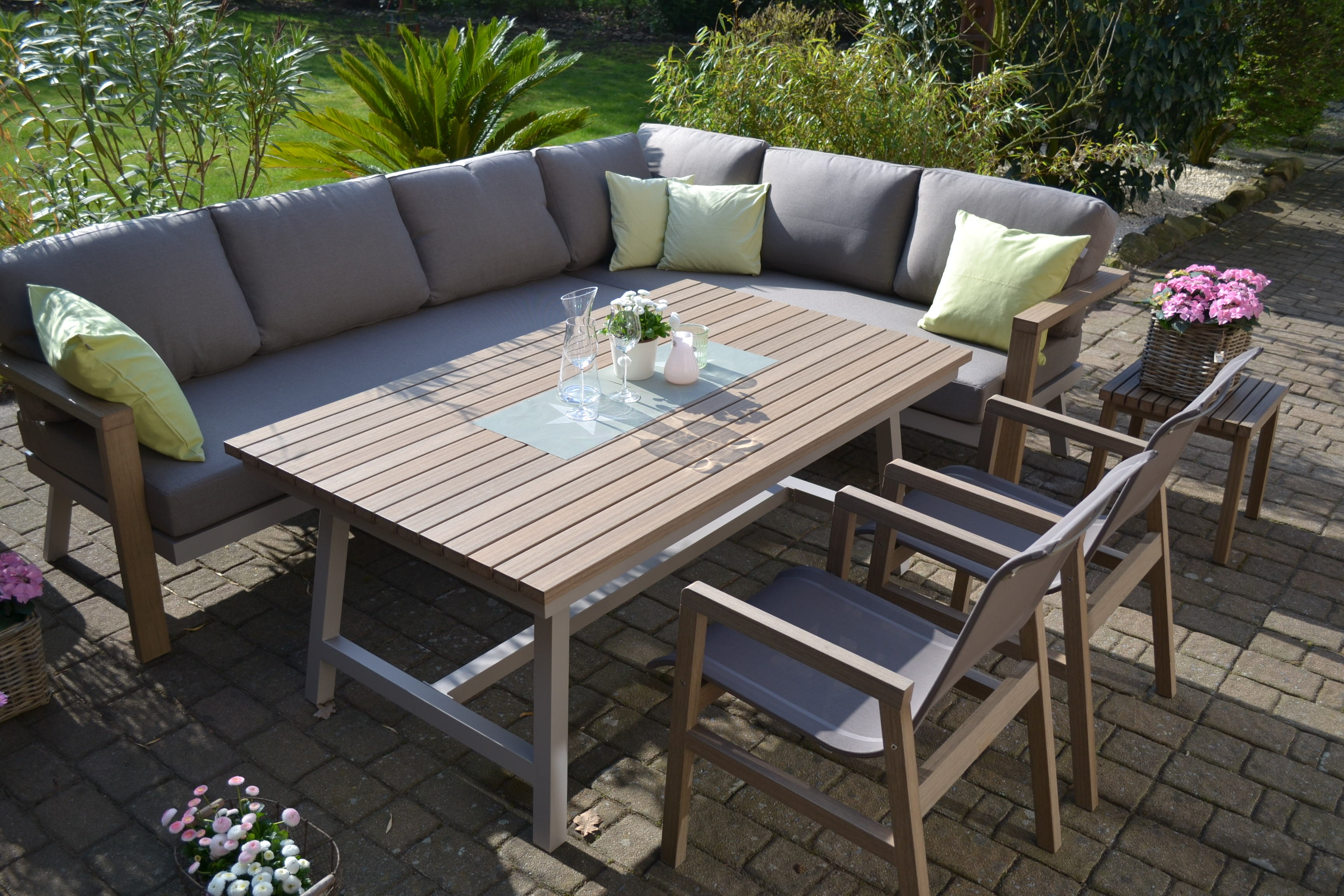 DSC_0628 Enviro Wood Ecklounge 2 Stühle Tisch Mailand - lange Seite links