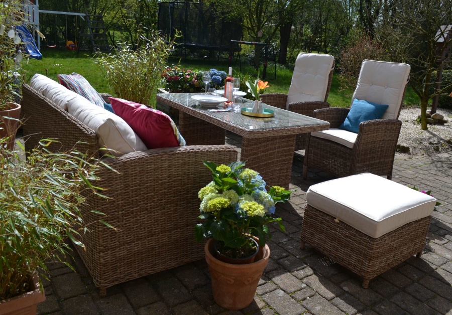 59+ Dining Lounge Mit Liegefunktion, Das stilvolle aluminiumgestell